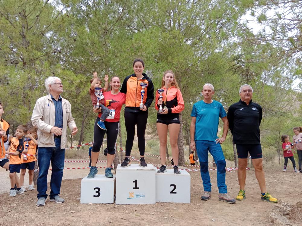 Imagen Eliseo Martín y Angélica Damoc se imponen el XXIII Cross del Bajo/Baix Cinca en Ballobar