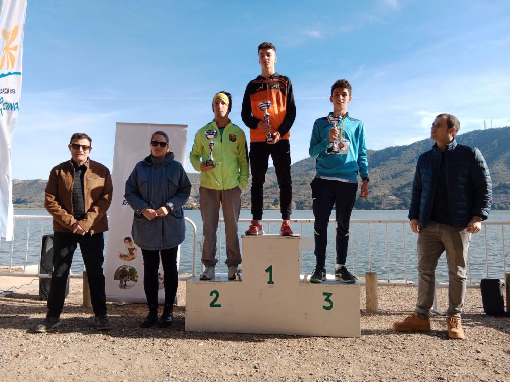 Imagen Cerca de 200 participantes en el VII Cross Villa de Mequinenza