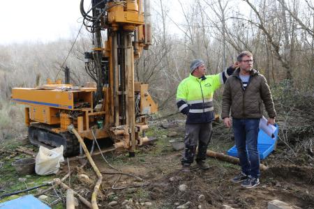 Imagen Primeros trabajos de sondeo del suelo para la construcción de la...