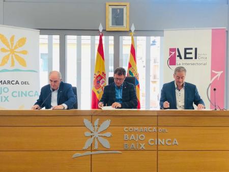 Imagen Firma del convenio de colaboración entre Comarca, Cámara de Comercio y...