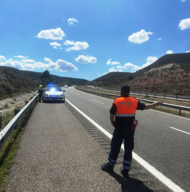Imagen Firma del convenio de colaboración entre la Comarca del Bajo/Baix Cinca y Protección Civil