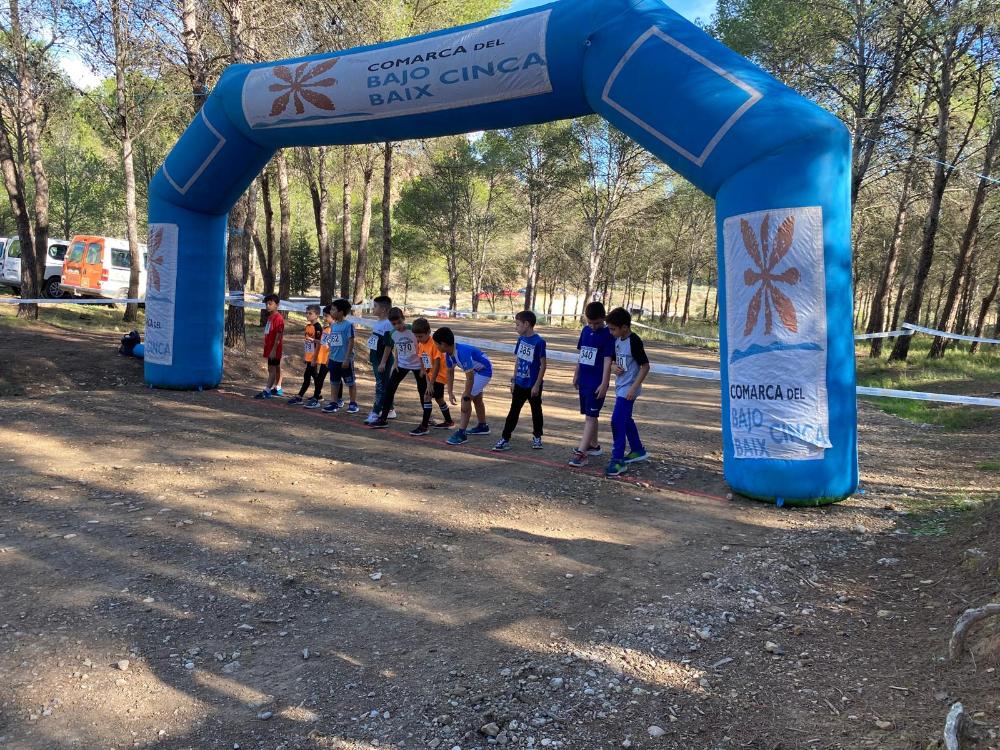 Imagen Más de 150 participantes se dan cita en el XXV Cross del Bajo/Baix Cinca en Ballobar