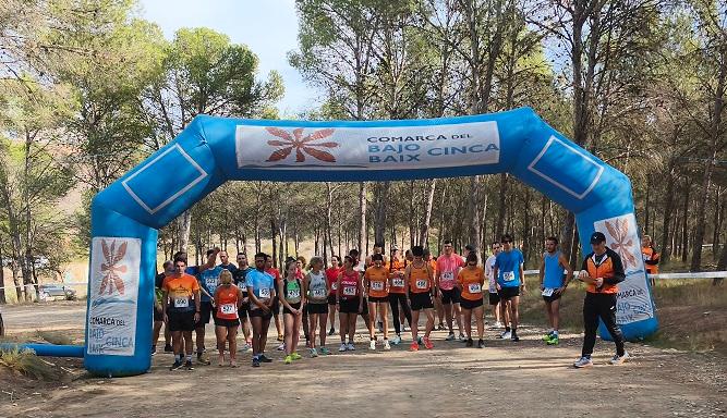 Imagen El Cross del Bajo Cinca en Ballobar abre el calendario oficial de campo a través escolar por todo lo alto