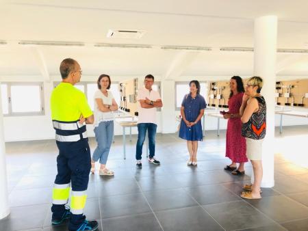 Imagen Visita de la directora provincial del INAEM de Huesca al taller de...
